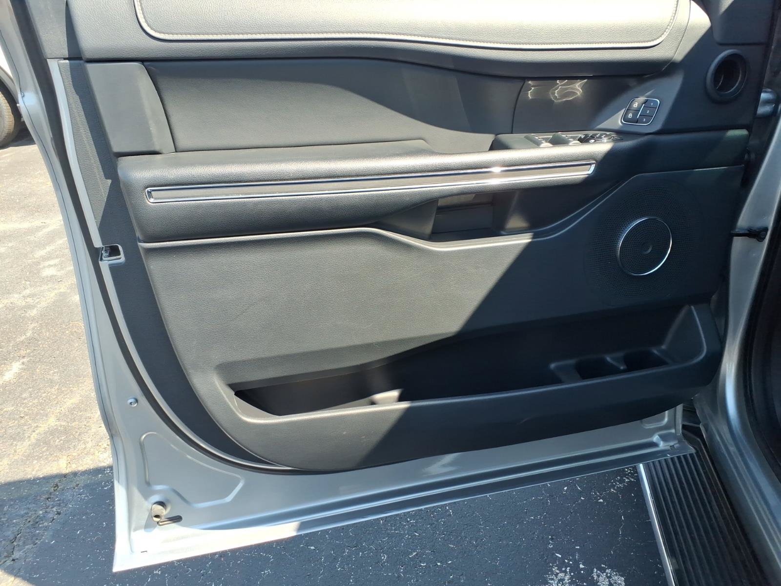 Certified 2023 Ford Expedition XLT RWD image 12