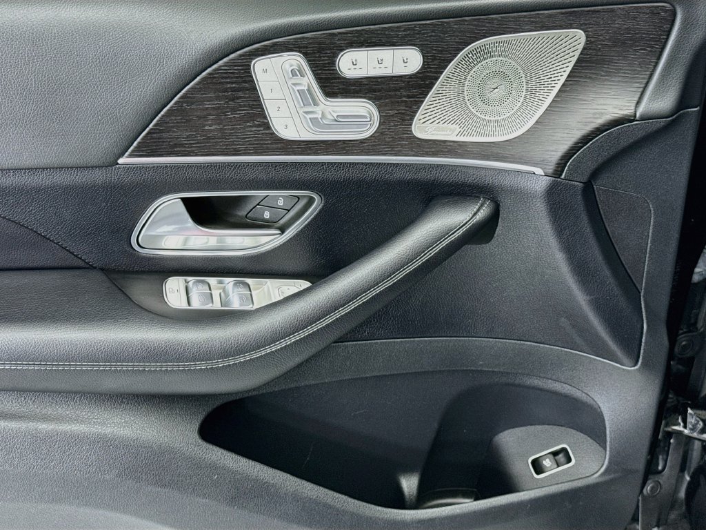 Certified 2021 Mercedes-Benz GLS 450 4MATIC image 22