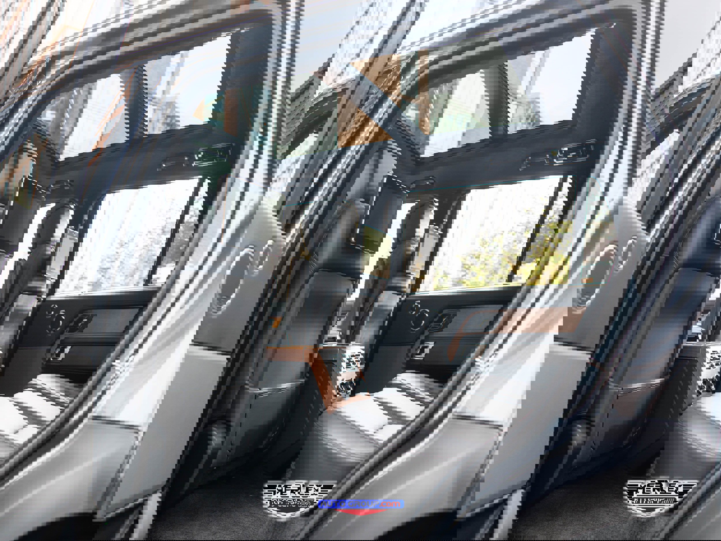 Used 2018 Land Rover Range Rover Long Wheelbase Supercharged image 21