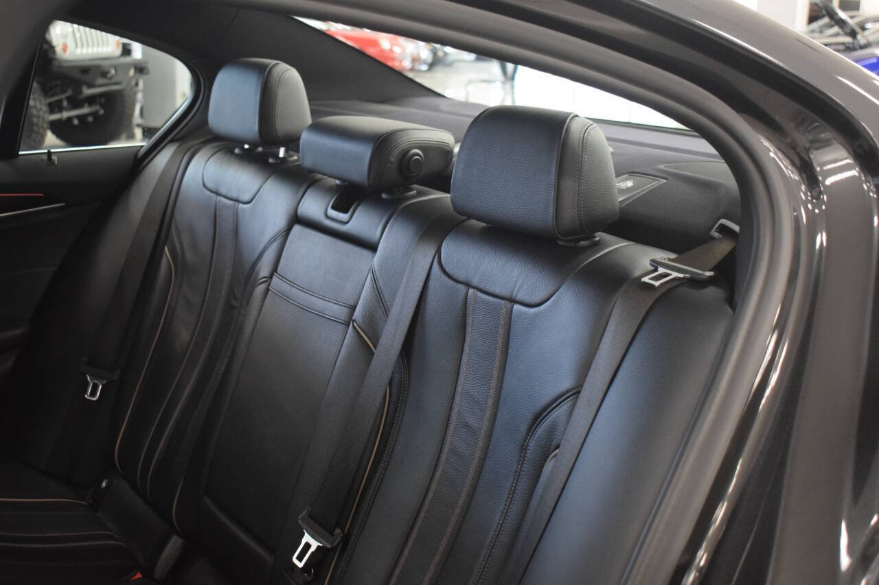Used 2018 BMW 540i RWD image 64