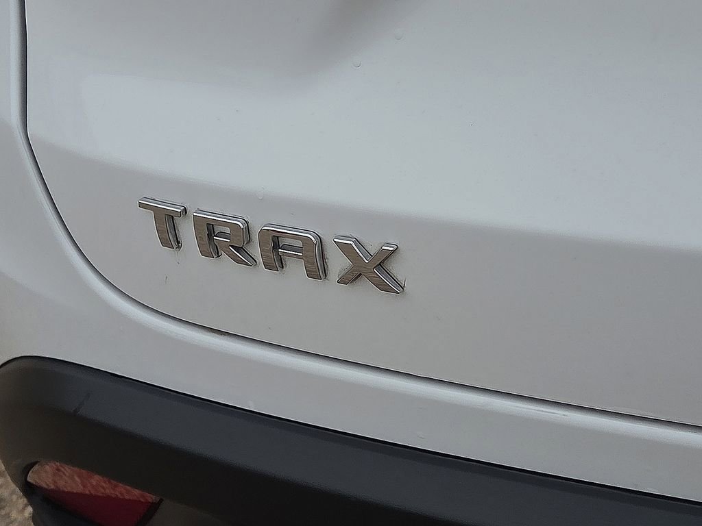 Used 2024 Chevrolet Trax LS image 17