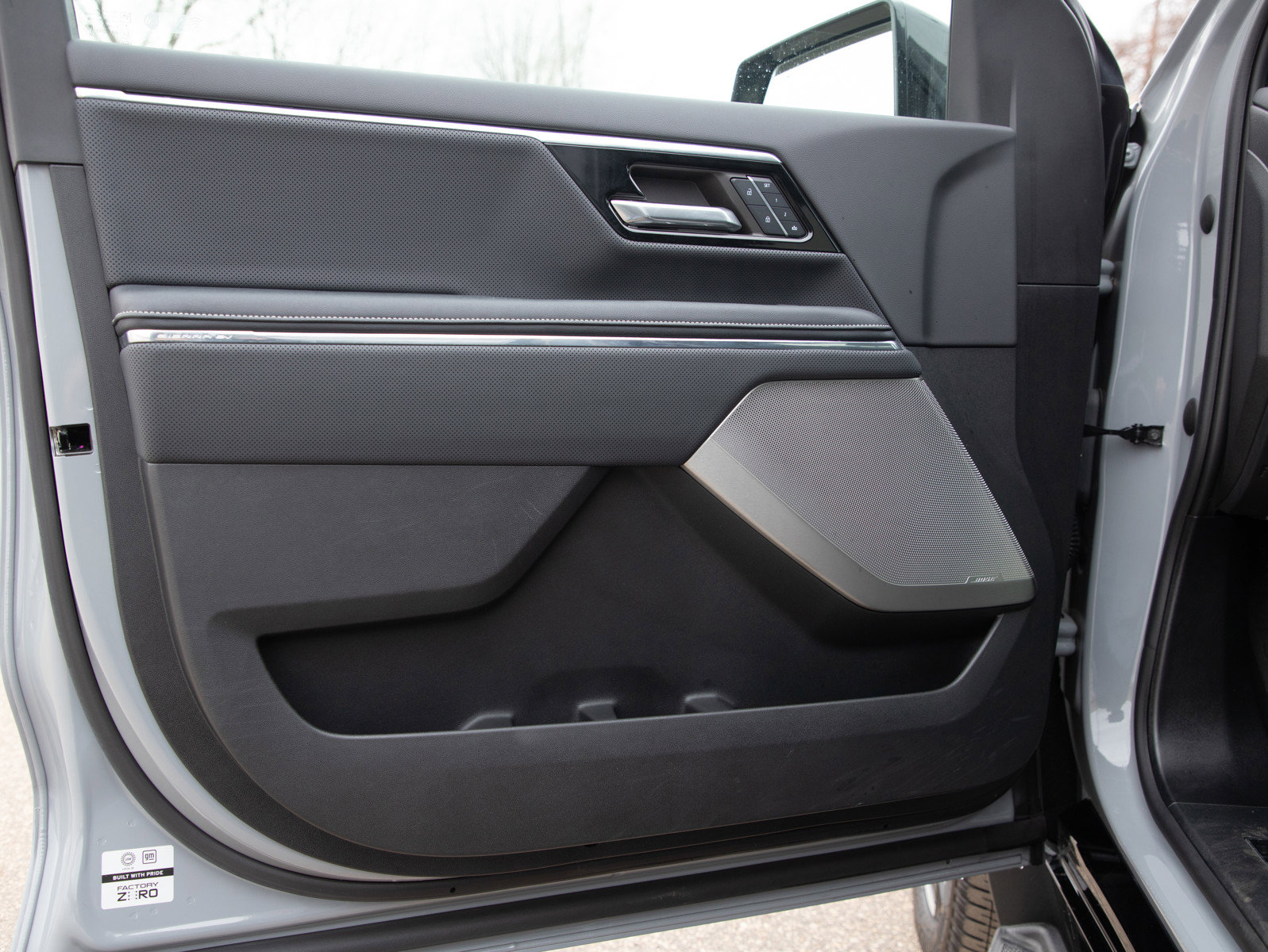Used 2024 GMC Sierra EV Denali AWD/4WD image 17