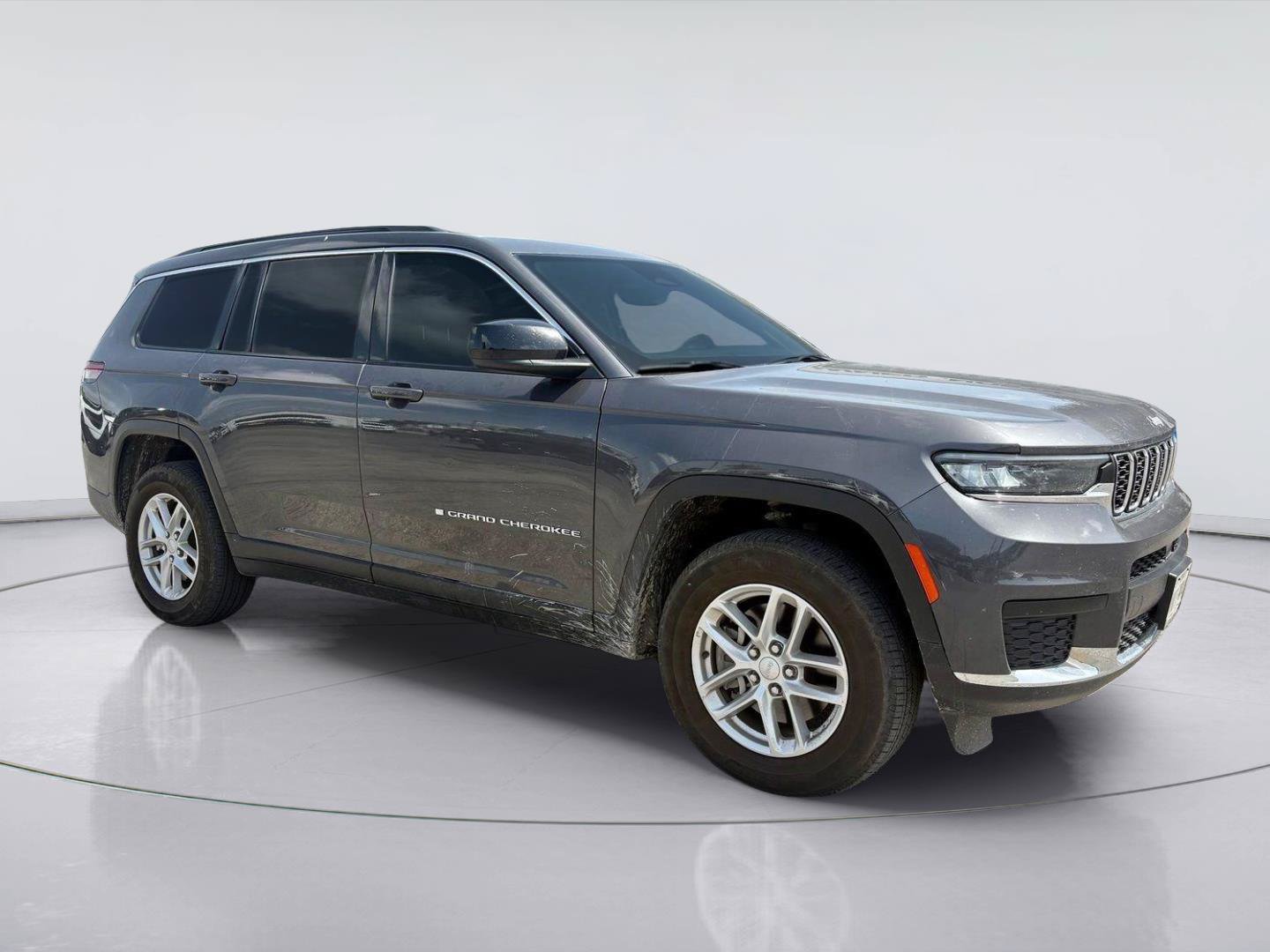 Used 2024 Jeep Grand Cherokee L Laredo RWD image 1