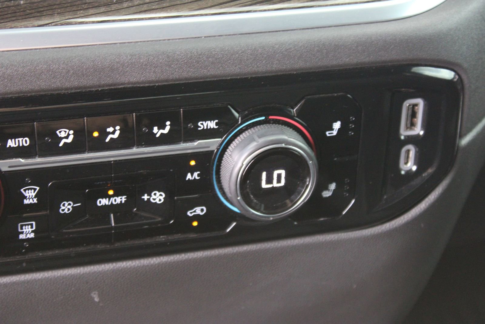 Used 2022 Chevrolet Silverado 1500 LT image 19