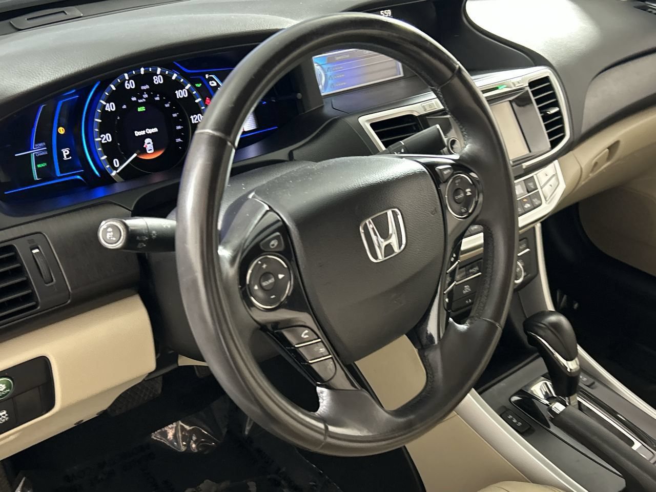 Used 2015 Honda Accord Touring image 15