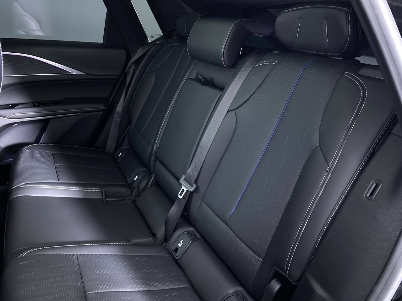 Certified 2024 Cadillac Lyriq Sport AWD/4WD image 13