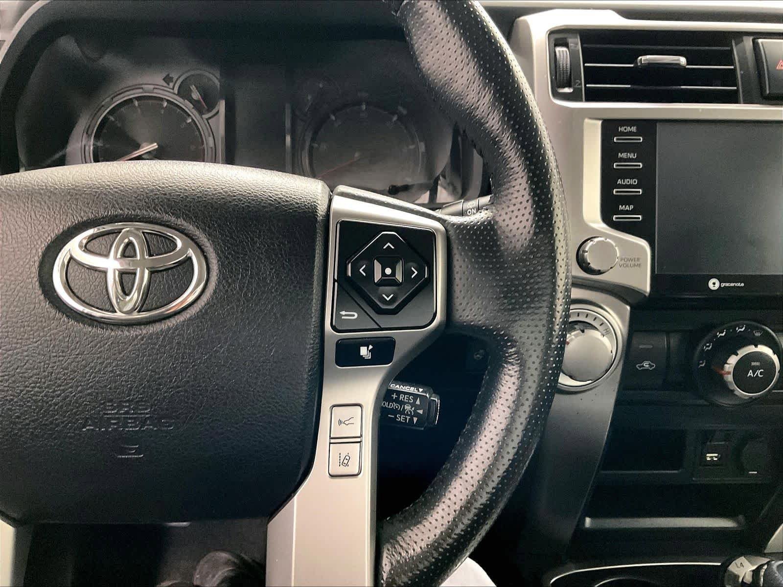 Used 2025 Toyota 4Runner SR5 AWD/4WD image 23