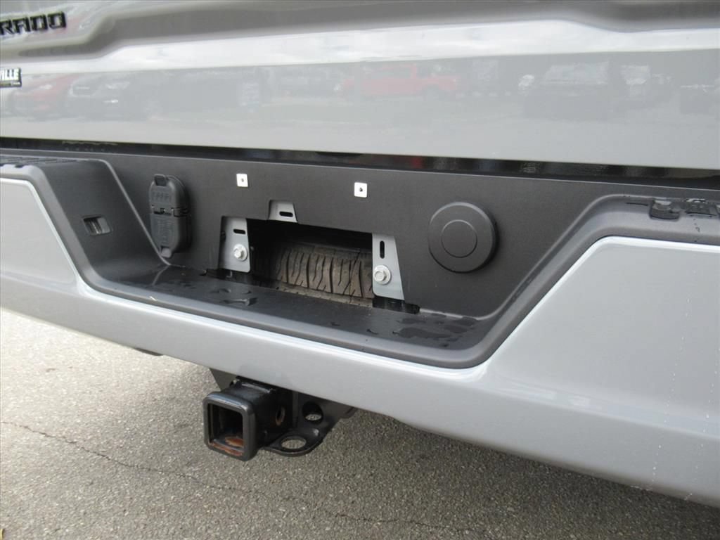 Used 2024 Chevrolet Silverado 1500 Custom w/ Dark Appearance Package RWD image 26
