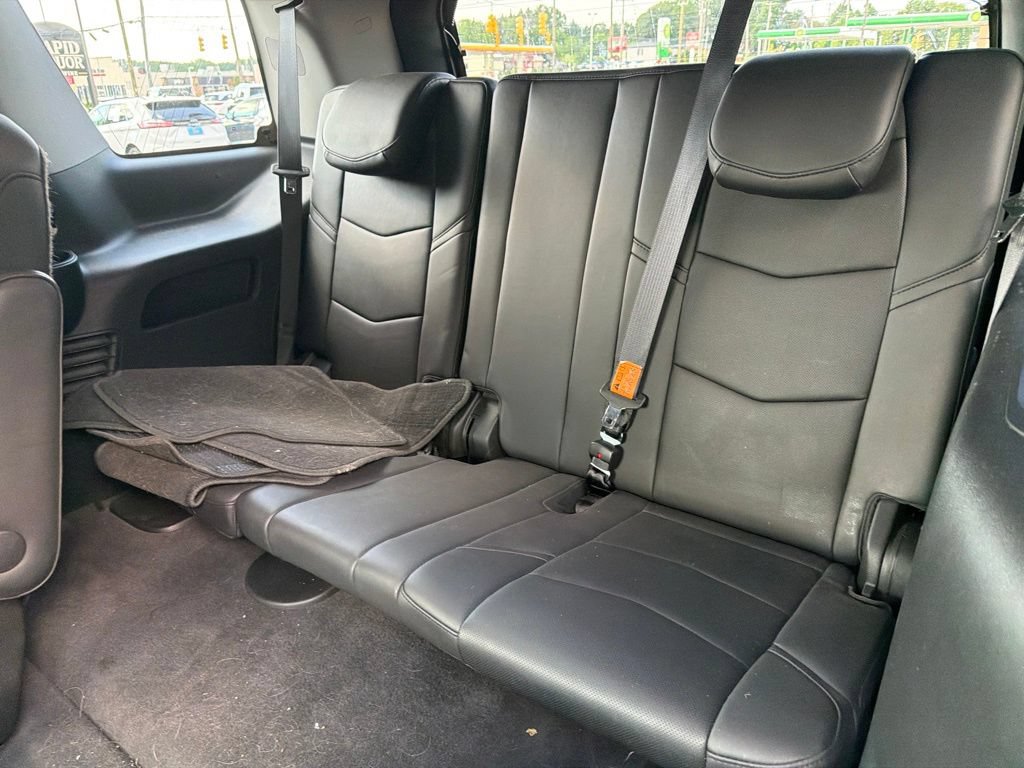 Used 2020 Cadillac Escalade Premium Luxury w/ LPO, Radiant Package AWD/4WD image 11