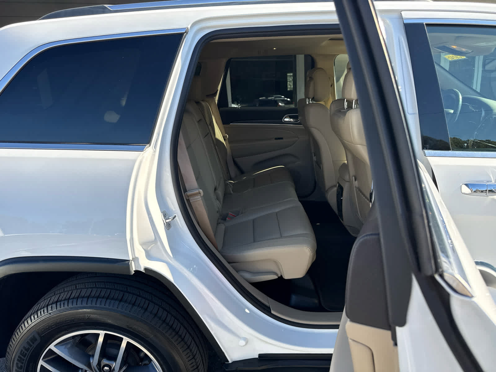 Used 2019 Jeep Grand Cherokee Limited w/ Trailer Tow Group IV AWD/4WD image 19