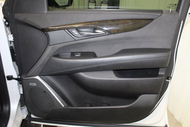 Used 2018 Cadillac Escalade ESV Platinum image 16