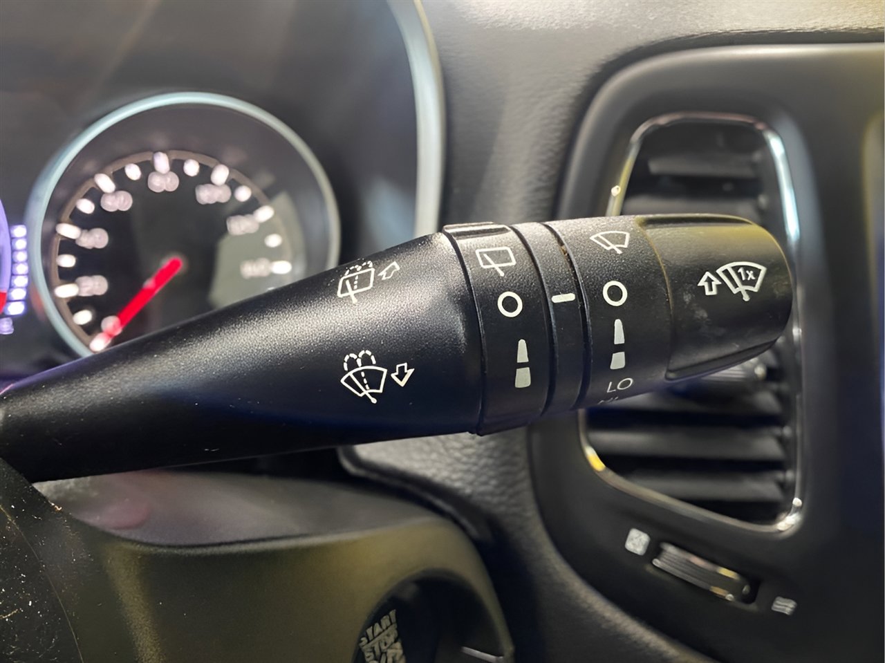 Used 2019 Jeep Compass Latitude w/ Cold Weather Group image 20