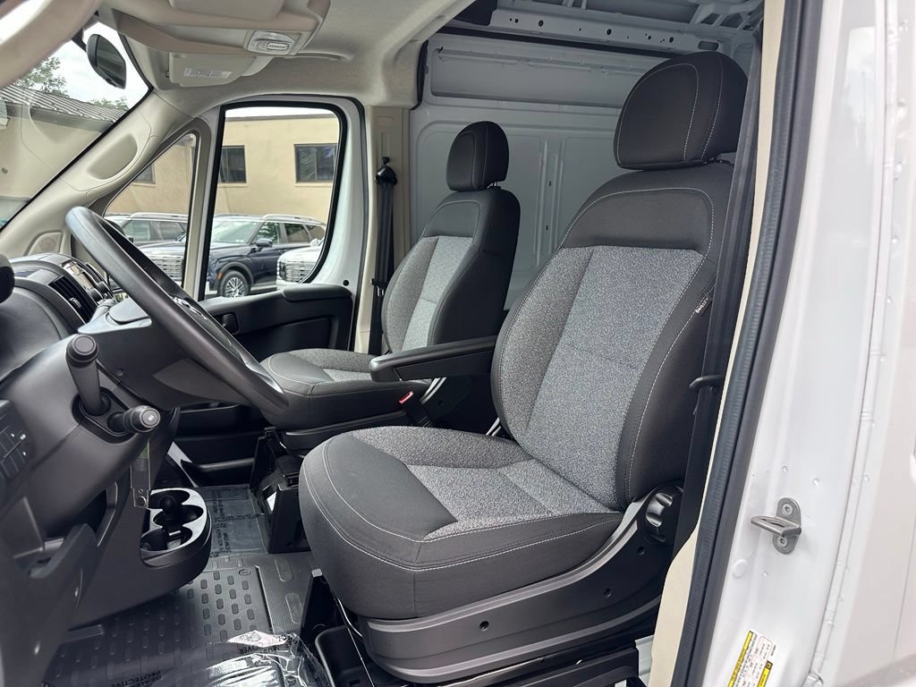Used 2021 RAM ProMaster 2500 w/ Convenience Group FWD image 11