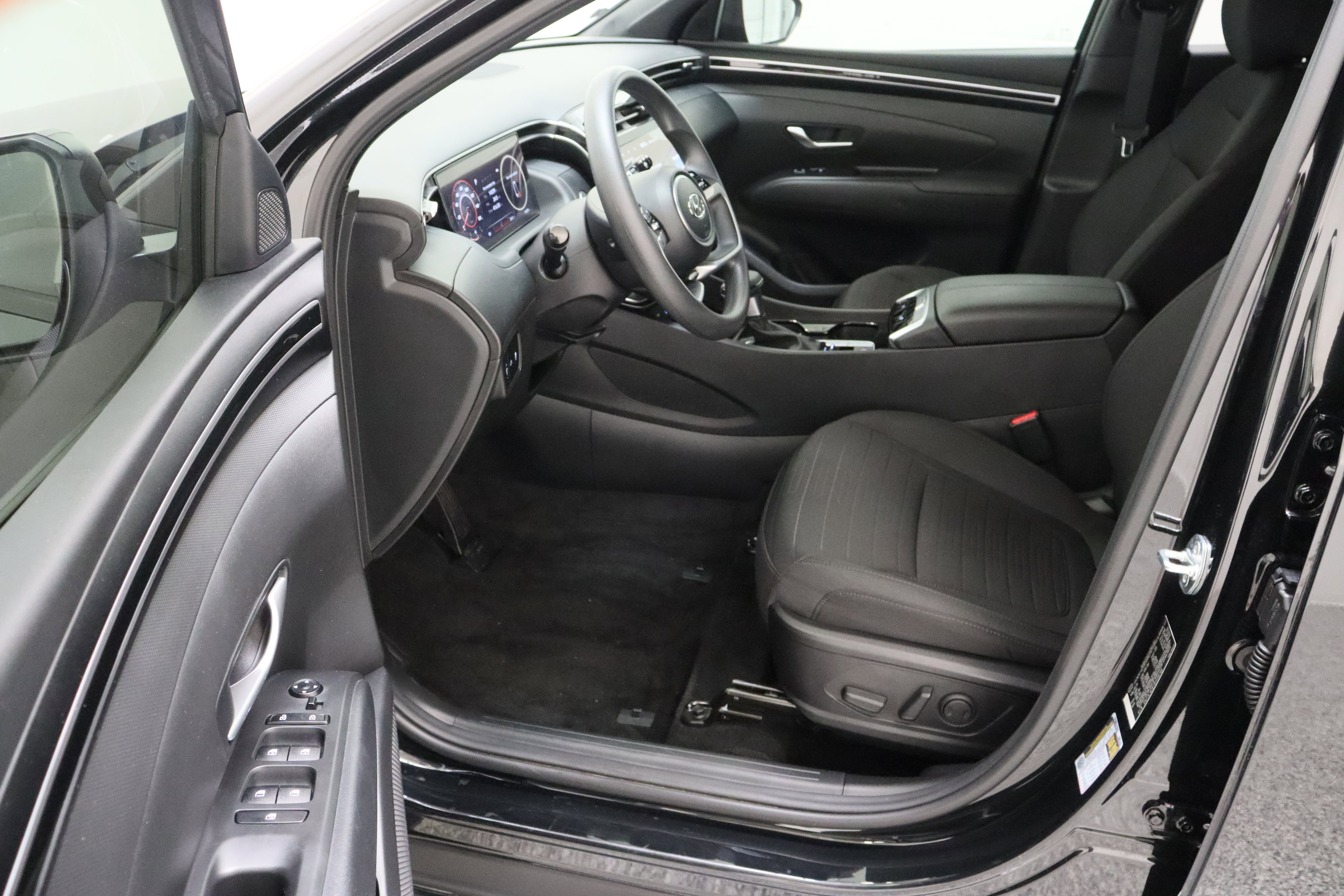 Used 2024 Hyundai Santa Cruz SEL w/ Activity Package FWD image 14