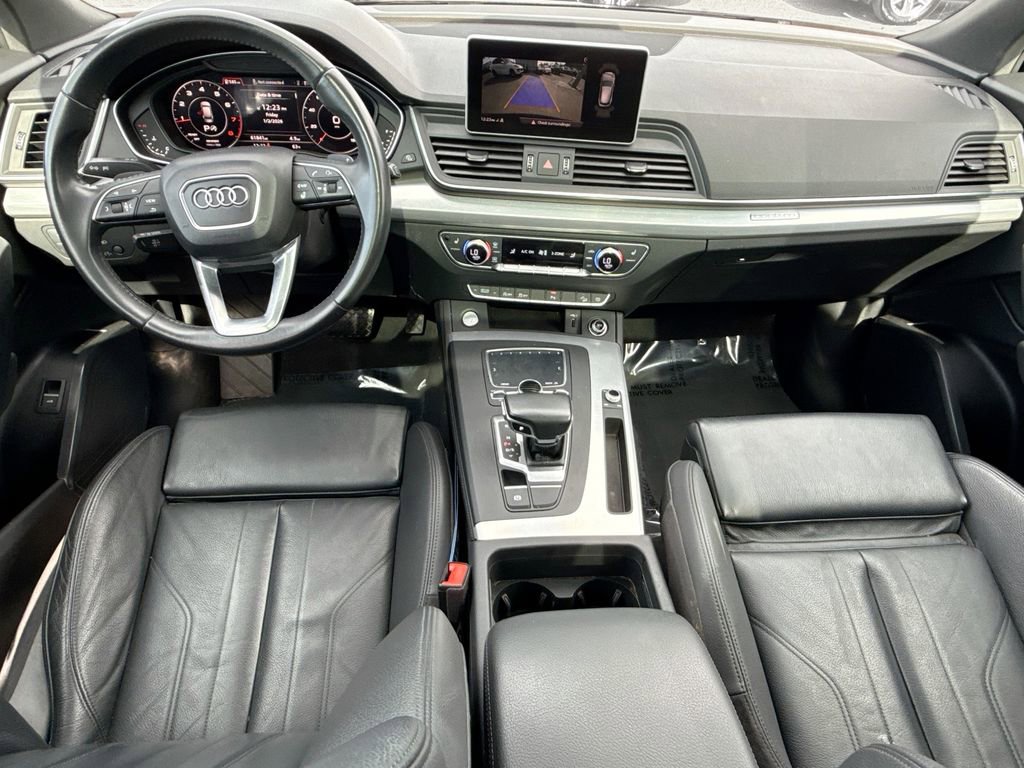 Used 2020 Audi Q5 2.0T Titanium Premium Plus w/ Premium Plus Package image 16