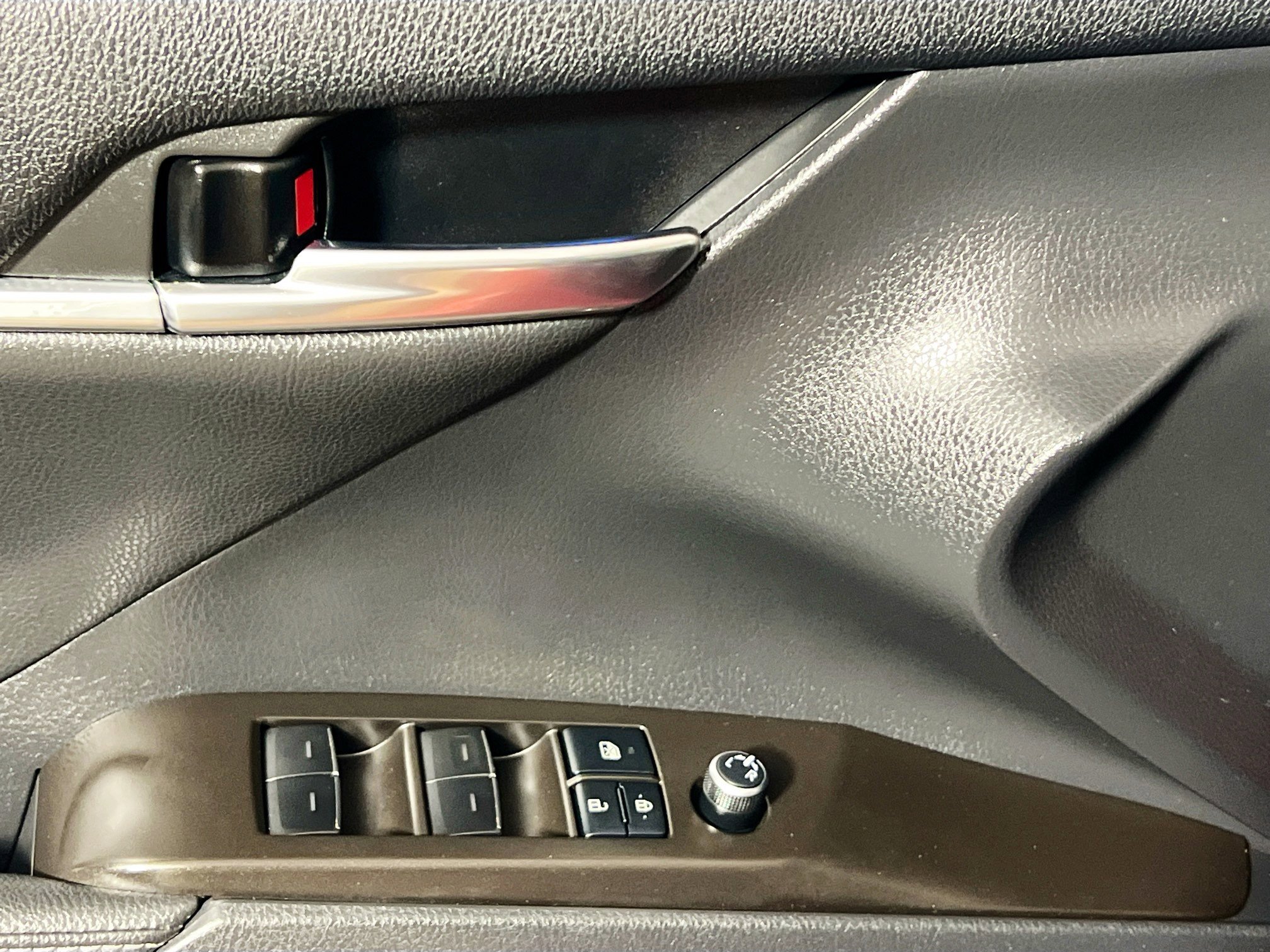 Used 2022 Toyota Camry XSE image 16