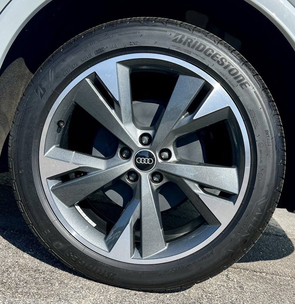 Used 2022 Audi Q4 e-tron Premium Plus w/ Premium Plus AWD/4WD image 30