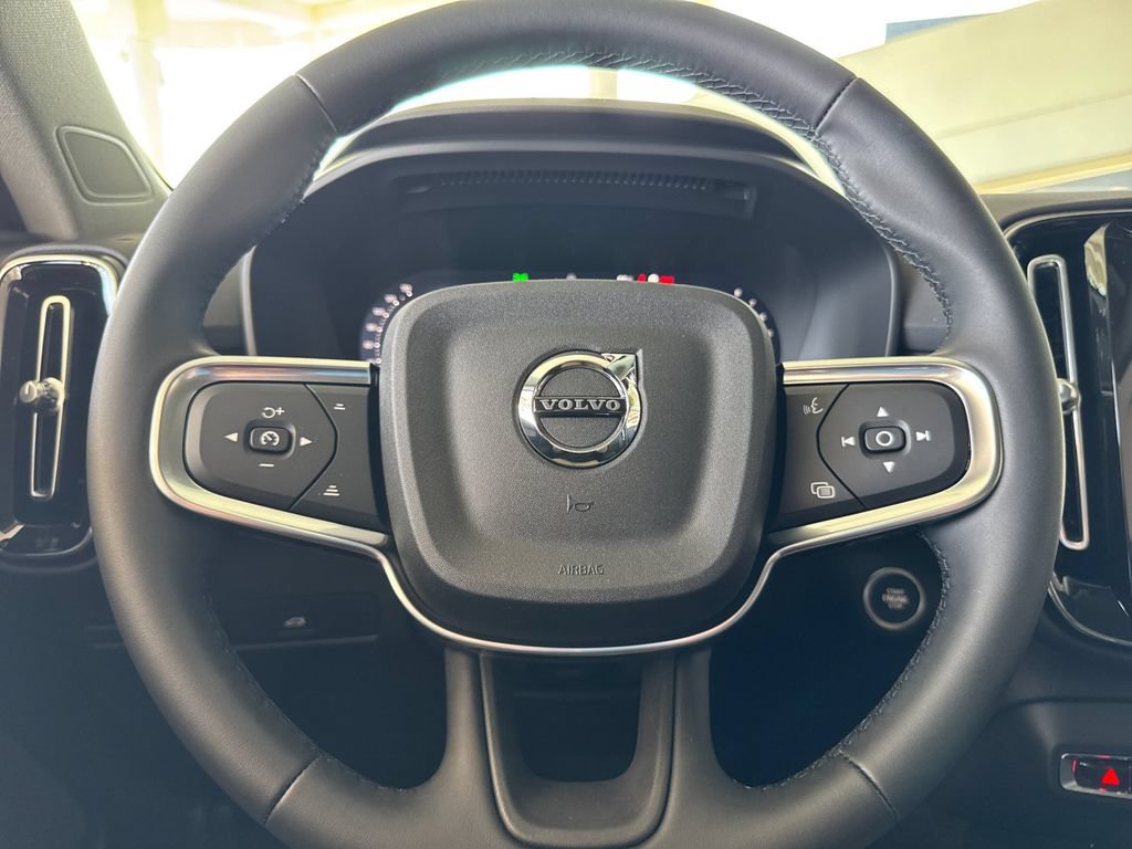 New 2026 Volvo XC40 B5 Core w/ Climate Package AWD/4WD image 23