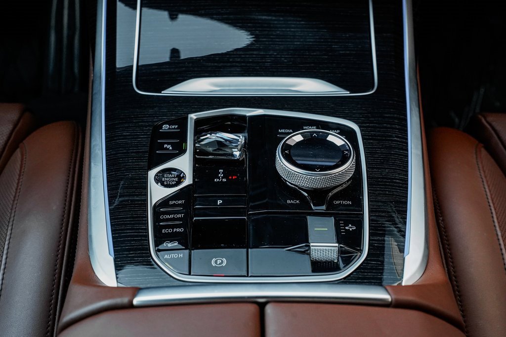 Certified 2025 BMW X7 M60i image 17