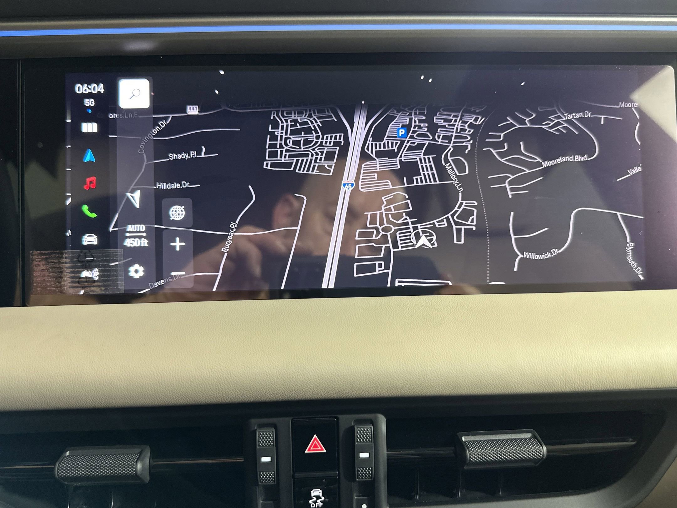 Used 2025 Porsche Macan 4 Electric image 28