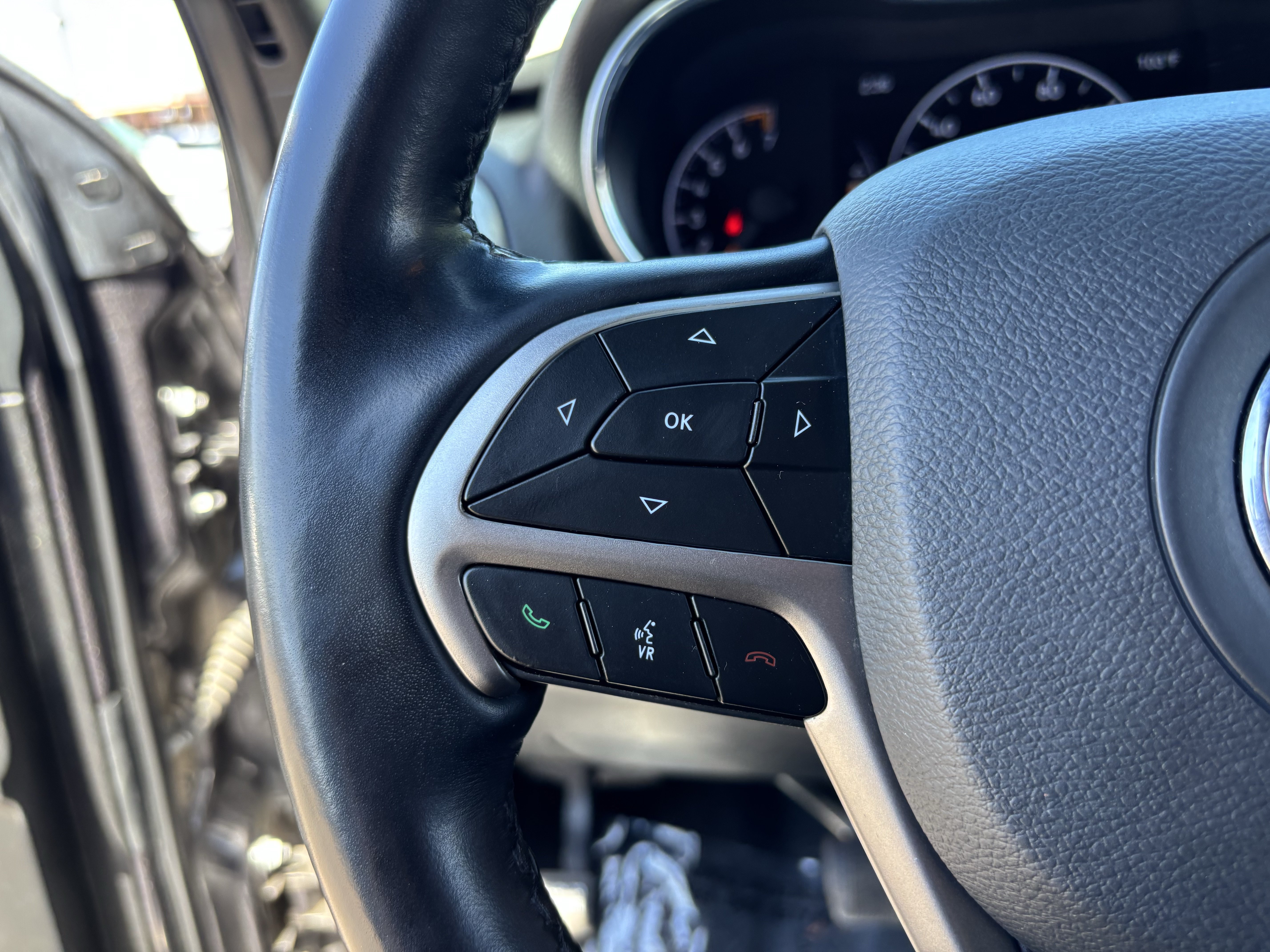 Used 2021 Jeep Grand Cherokee Limited AWD/4WD image 26