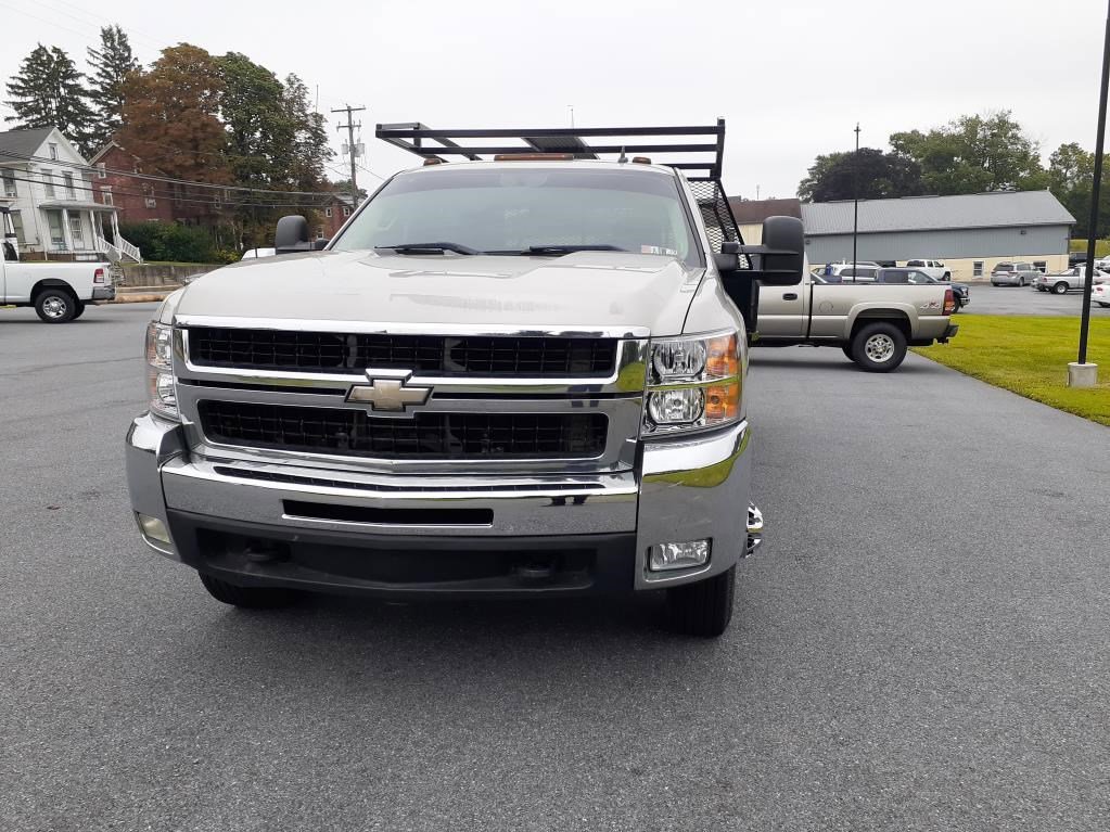 Used 2008 Chevrolet Silverado 3500 LT w/ EZ-Lift Tailgate Package AWD/4WD image 2