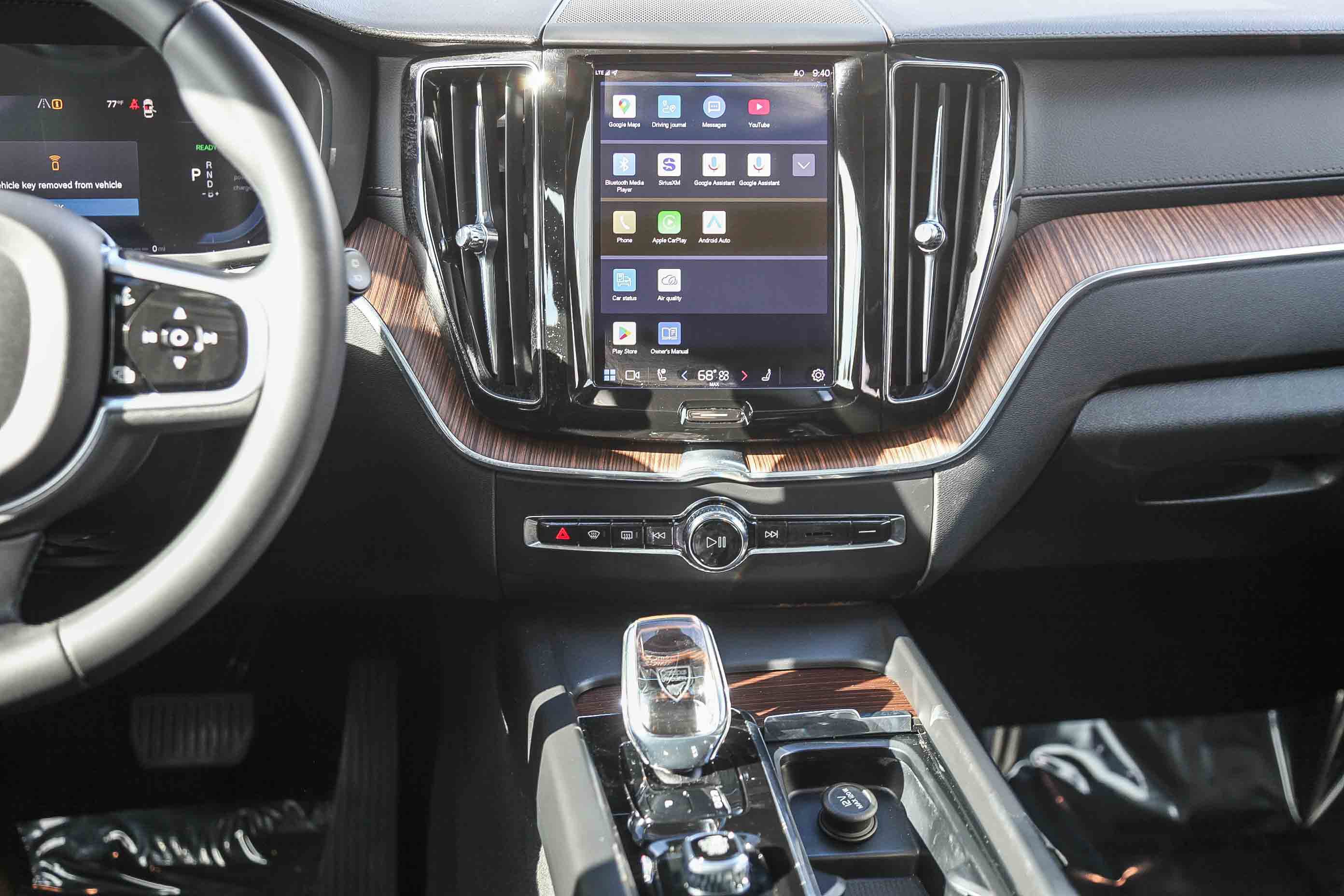 Used 2023 Volvo XC60 T8 Ultimate image 12