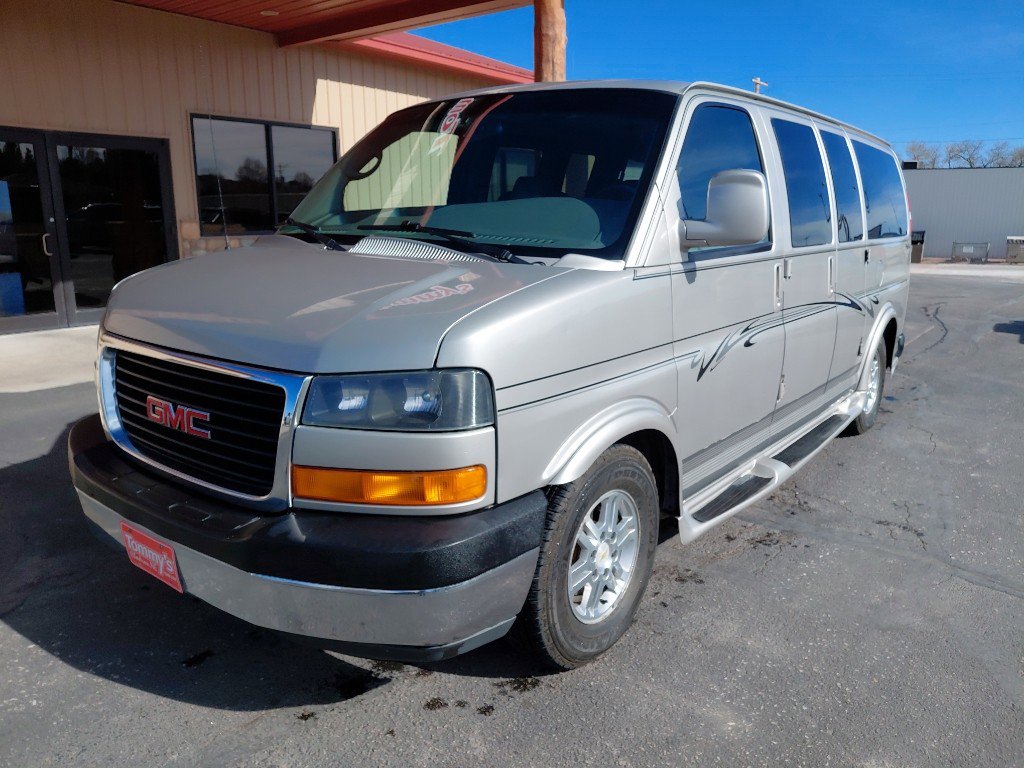 Used 2005 GMC Savana 1500 AWD w/ Preferred Equipment Group image 1