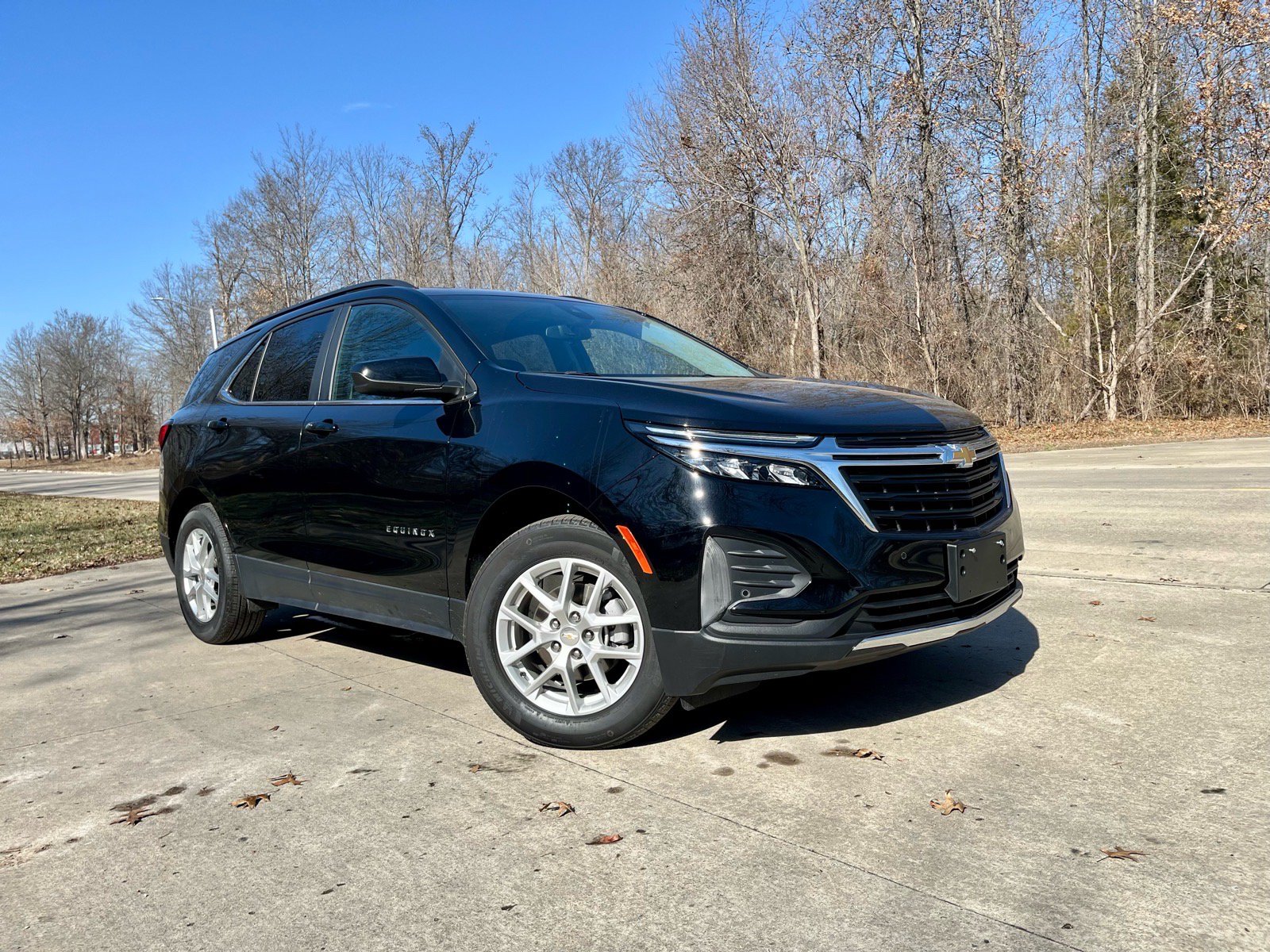 Used 2024 Chevrolet Equinox LT w/ LPO, Floor Liner Package FWD image 1
