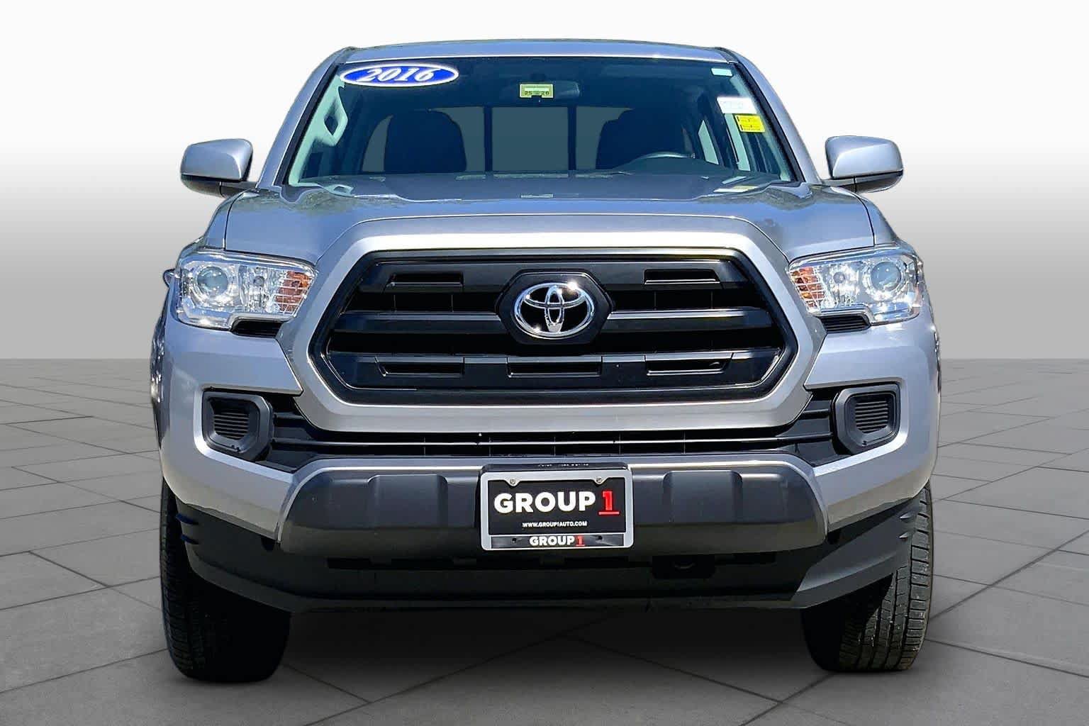 Used 2016 Toyota Tacoma SR w/ Towing Package AWD/4WD image 4