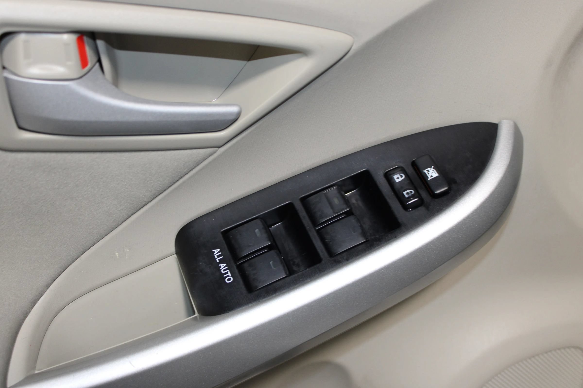 Used 2011 Toyota Prius Three w/ Solar Roof Pkg FWD image 9