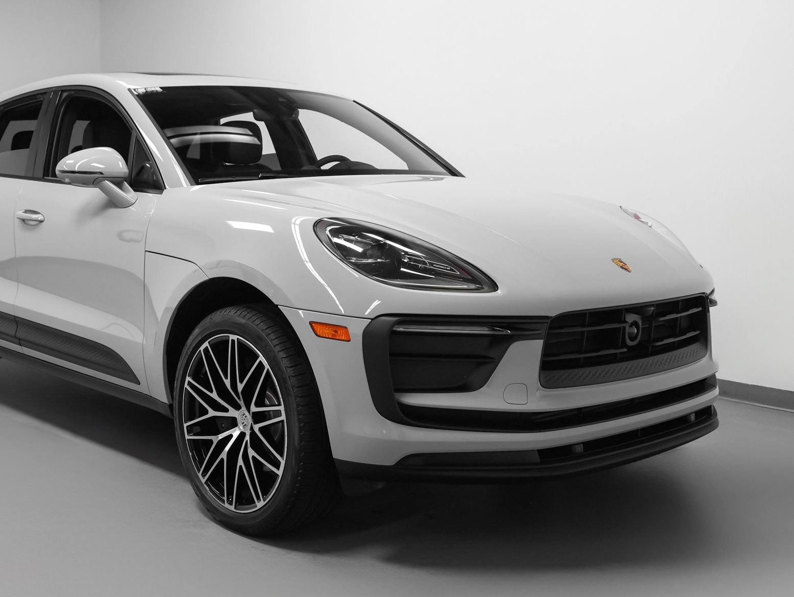 New 2026 Porsche Macan AWD/4WD image 9