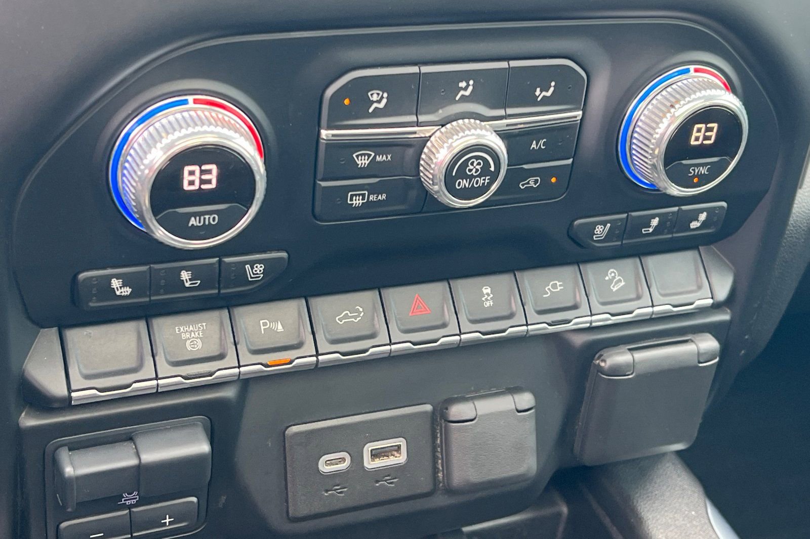 Used 2021 GMC Sierra 2500 SLT w/ SLT Premium Package image 17