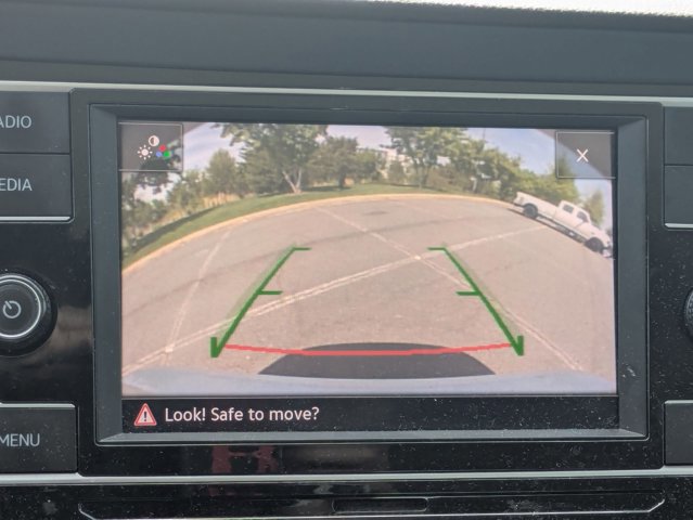 Used 2020 Volkswagen Jetta SE w/ SE Cold Weather Package image 14