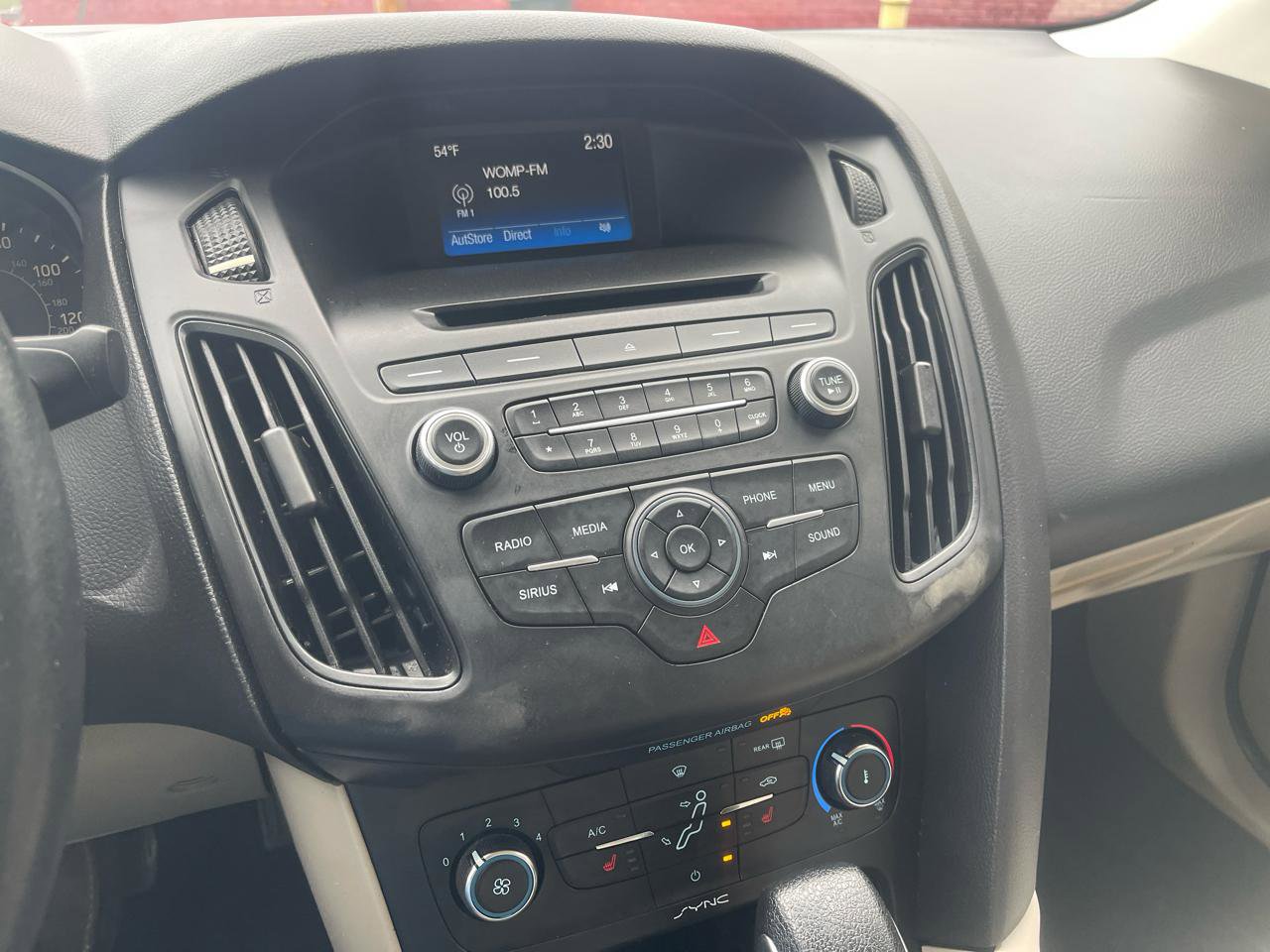 Used 2017 Ford Focus SE w/ Cold Weather Package image 13