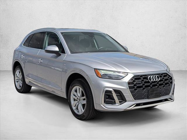 Certified 2023 Audi Q5 2.0T Premium w/ Convenience Package AWD/4WD image 3