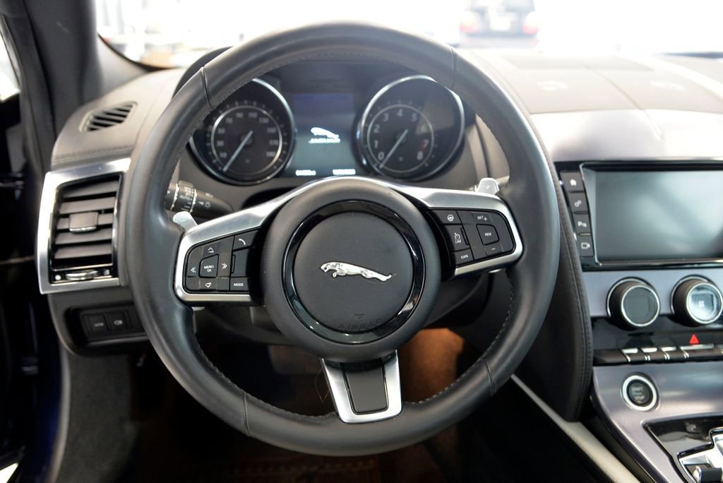 Used 2018 Jaguar F-TYPE Coupe image 18