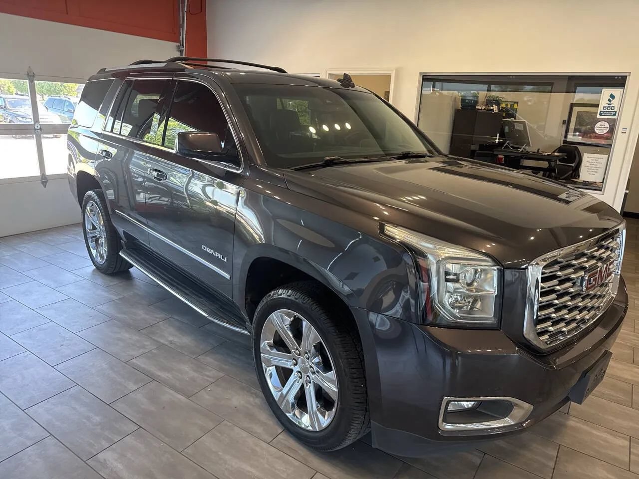 Used 2018 GMC Yukon Denali w/ Open Road Package AWD/4WD image 3