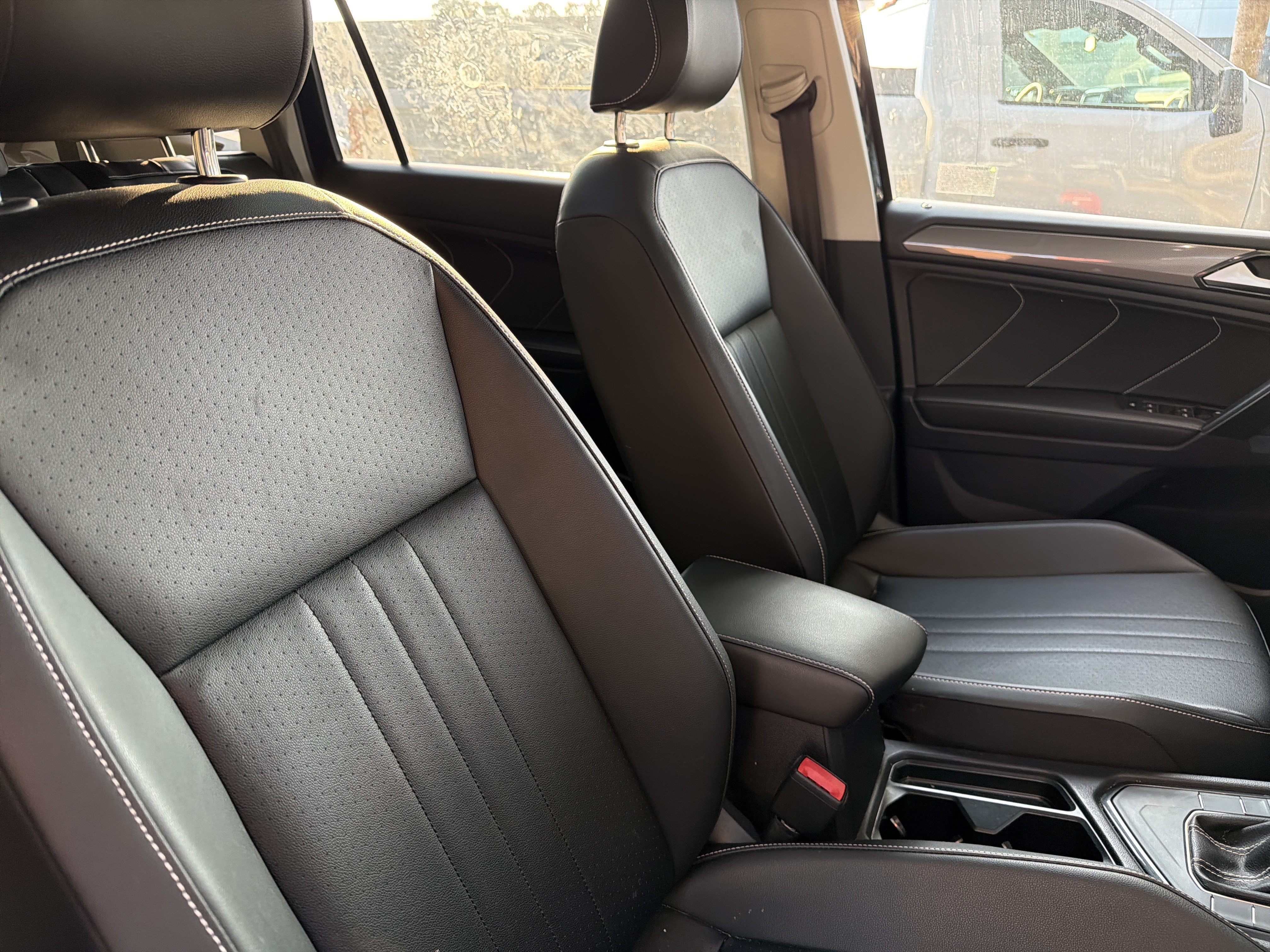 Used 2022 Volkswagen Tiguan SE FWD image 42