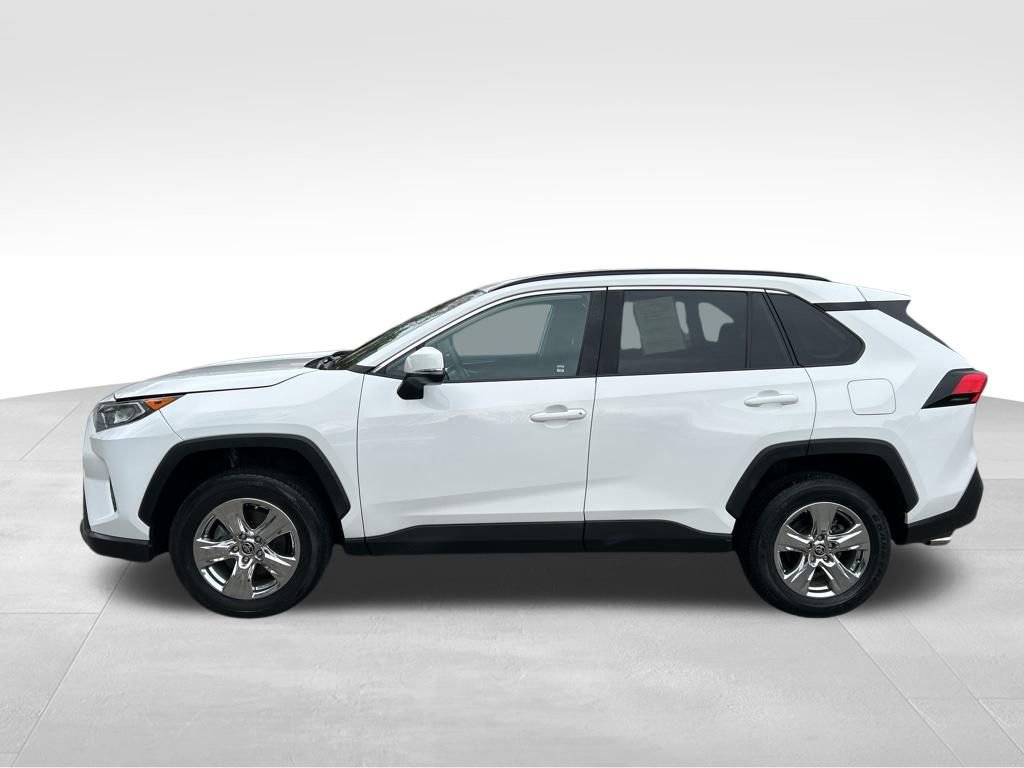 Used 2021 Toyota RAV4 XLE FWD image 2