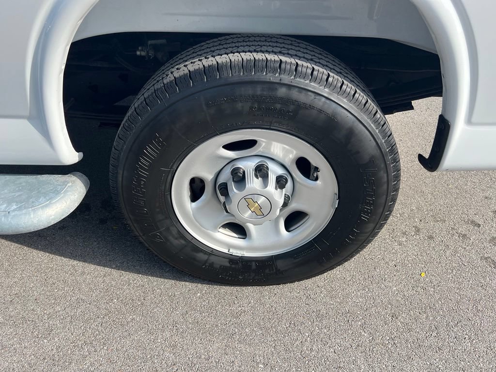 Used 2025 Chevrolet Express 2500 w/ Driver Convenience Package RWD image 14