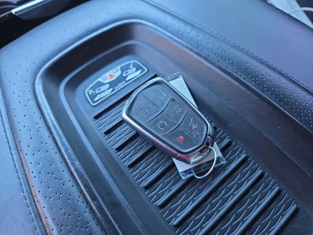 Used 2019 Cadillac Escalade Platinum AWD/4WD image 36