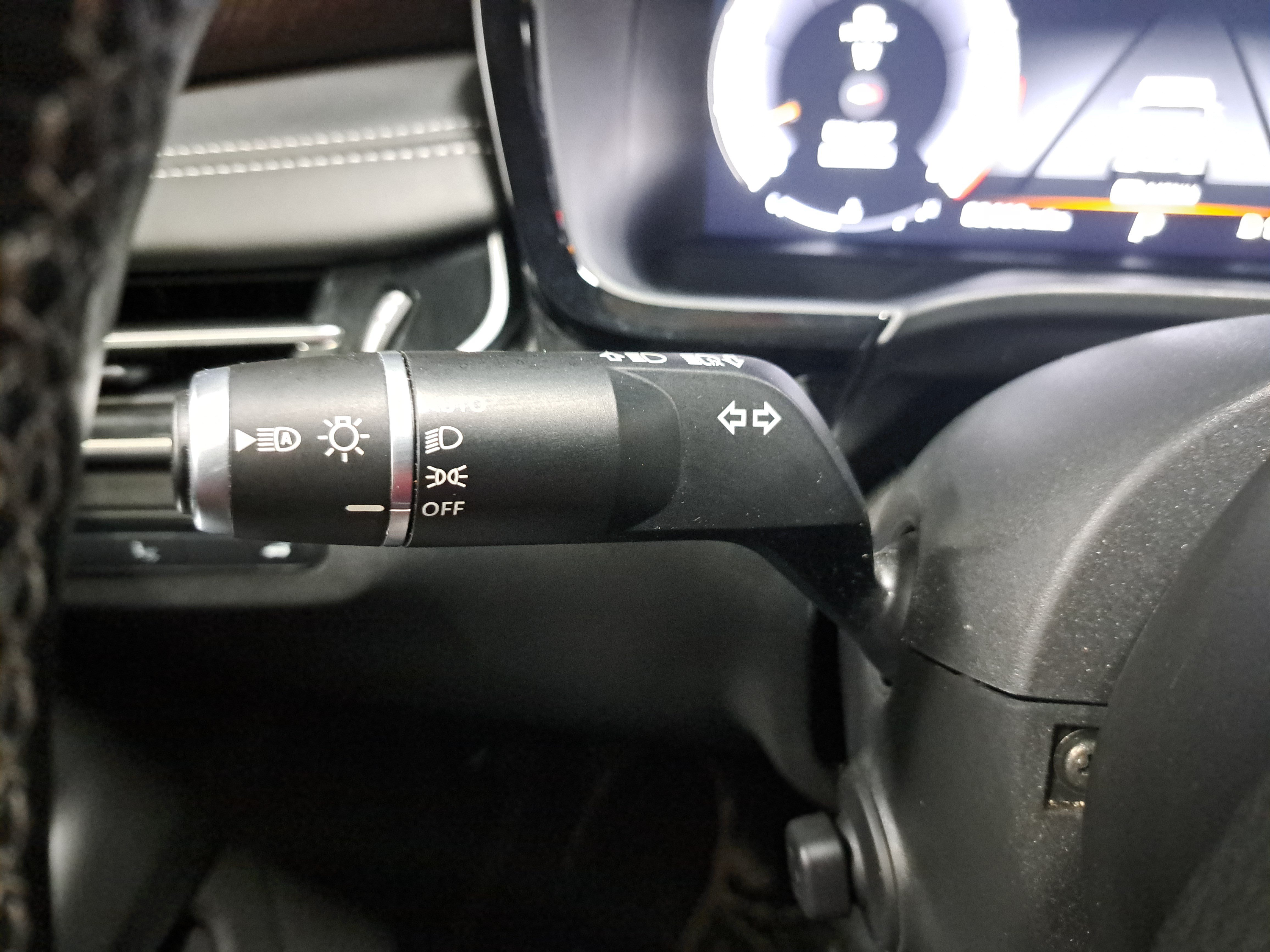 Used 2023 INFINITI QX60 Sensory w/ Vision Package AWD/4WD image 26