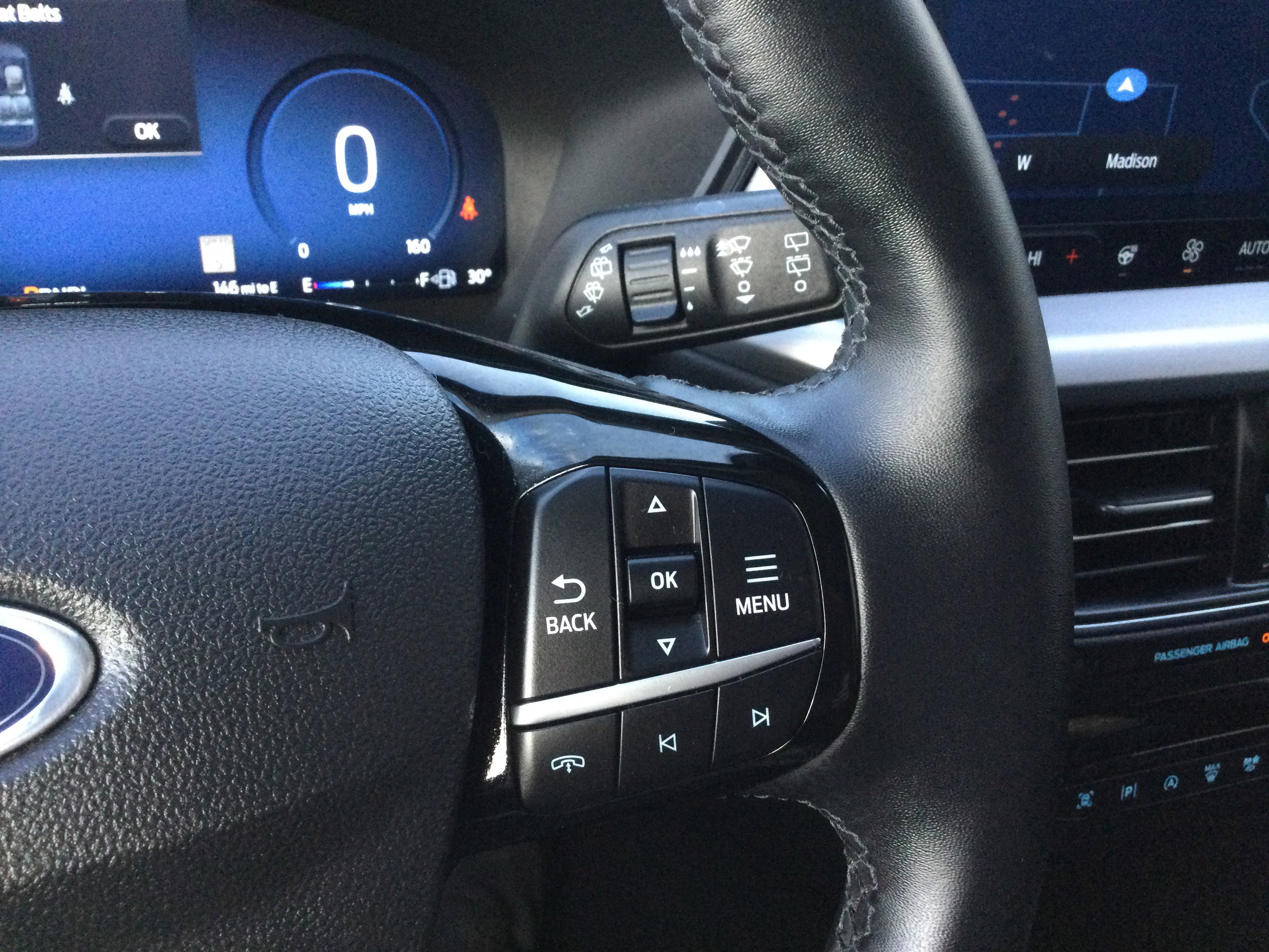 Used 2025 Ford Escape Platinum w/ Premium Technology Package image 14