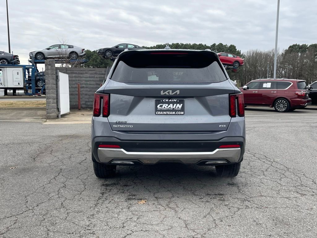 Used 2025 Kia Sorento S image 6