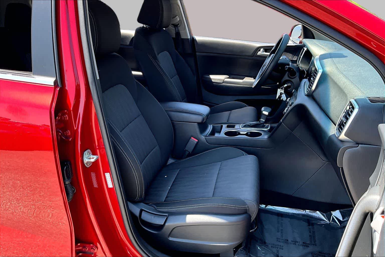 Used 2021 Kia Sportage LX AWD/4WD image 9