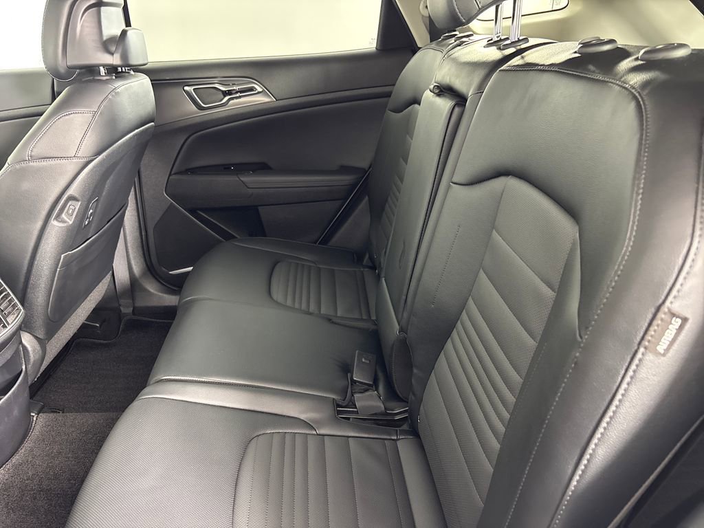 Certified 2025 Kia Sportage SX image 32