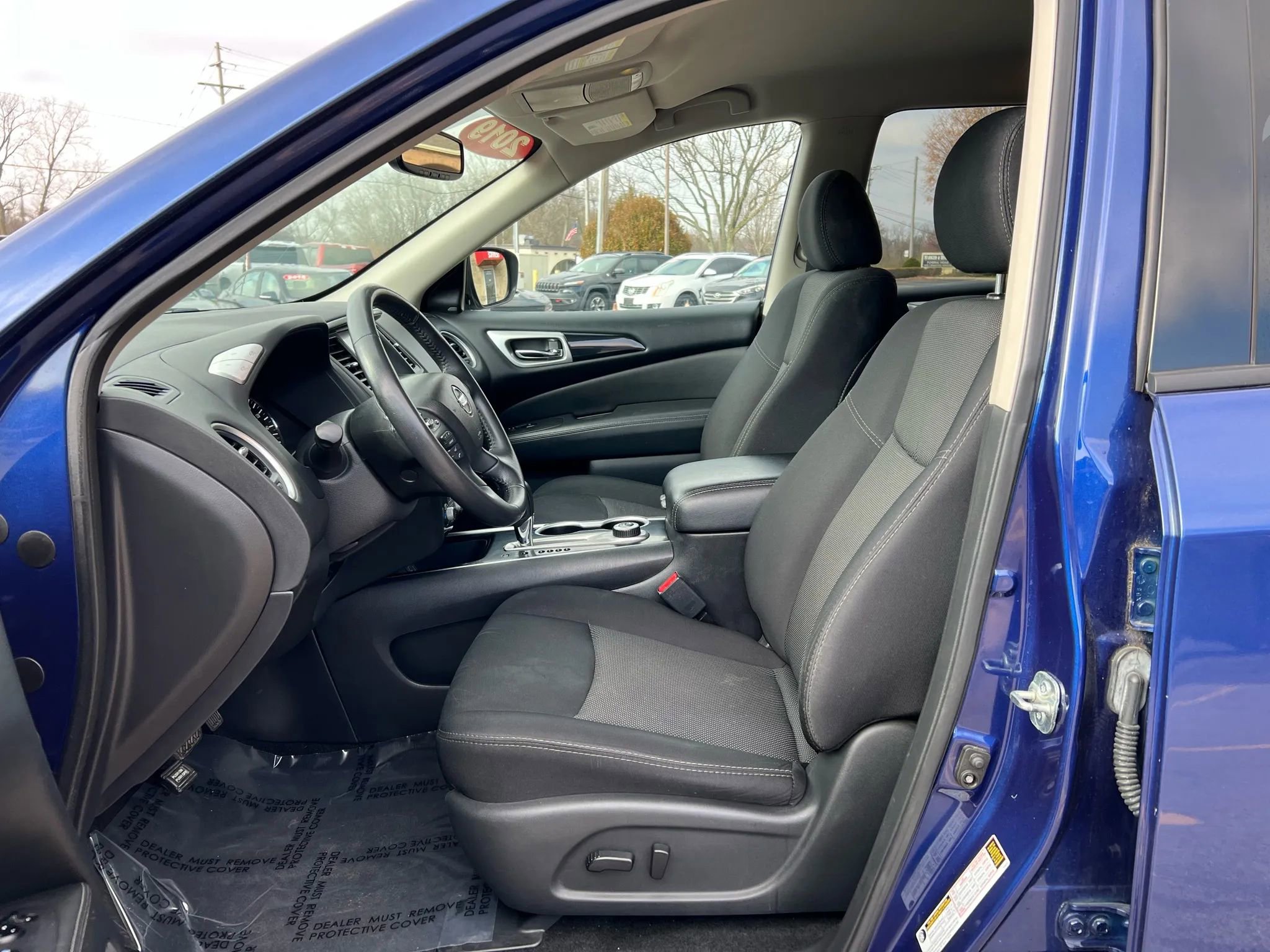 Used 2019 Nissan Pathfinder SV image 16