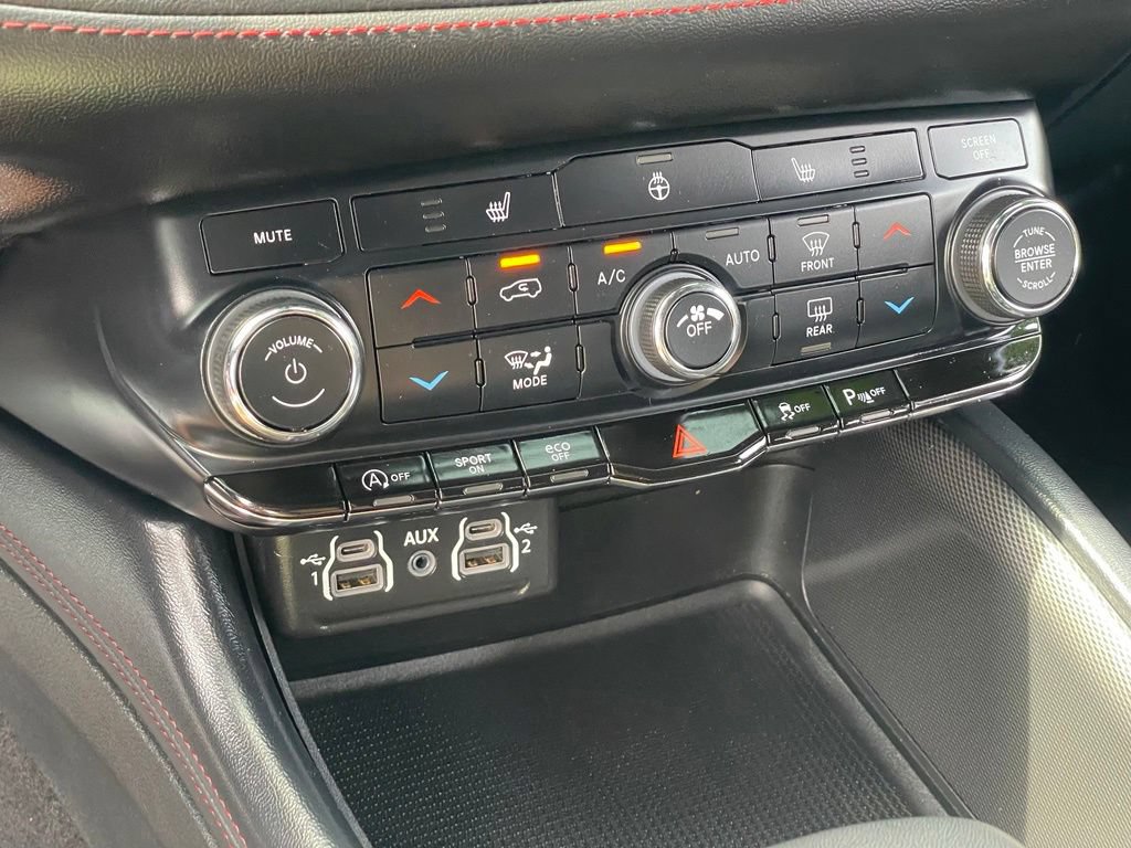 Used 2024 Dodge Durango GT w/ Blacktop Package AWD/4WD image 26