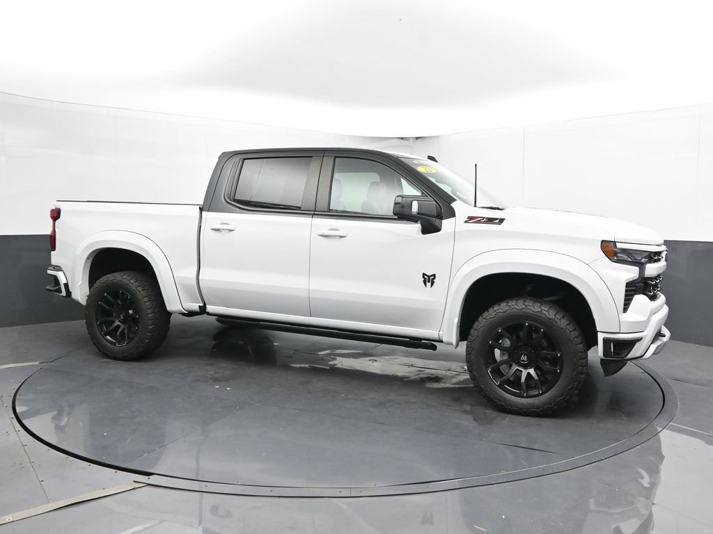 Used 2022 Chevrolet Silverado 1500 RST AWD/4WD image 4